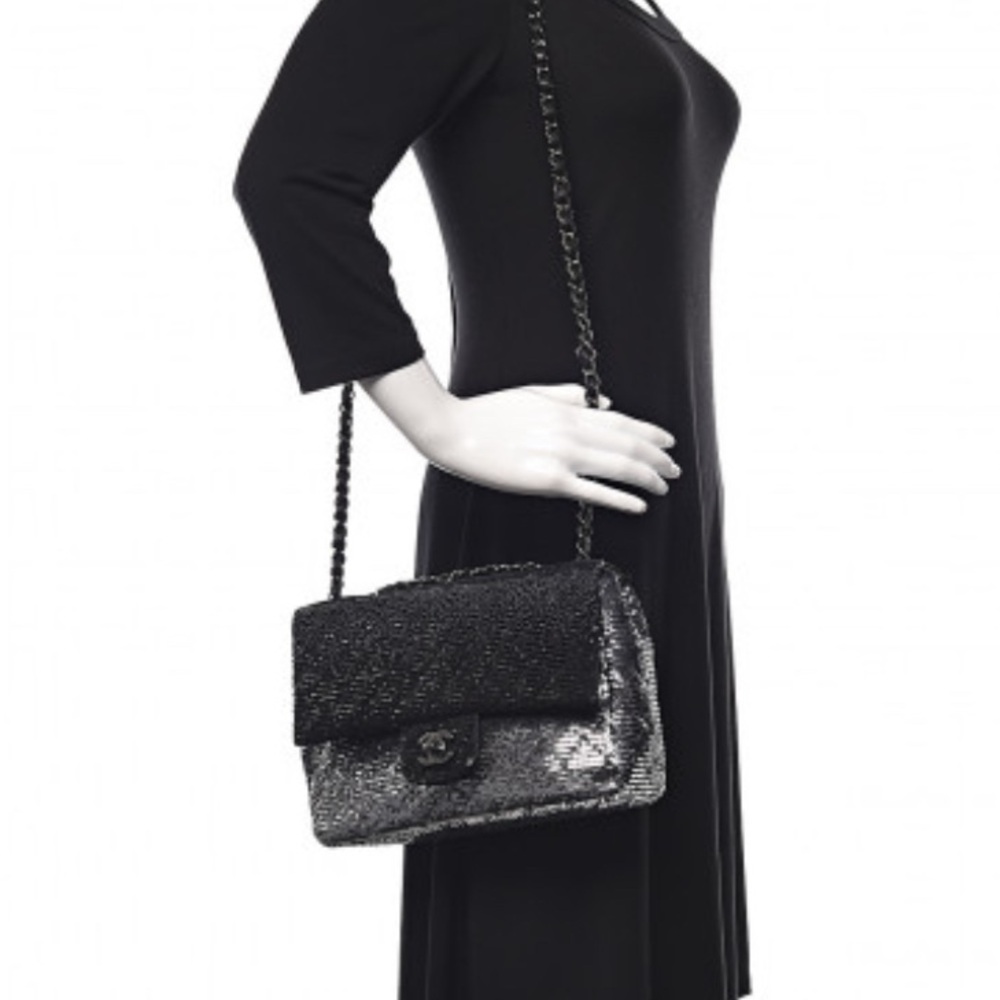 Authentic Chanel sequin flap bag - Picture 9 of 11